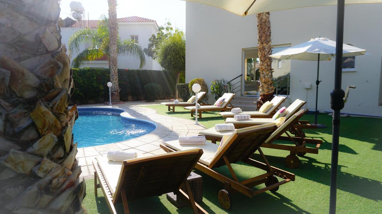 Villa Oasis By Ezoria Villas Coral Bay Extérieur photo